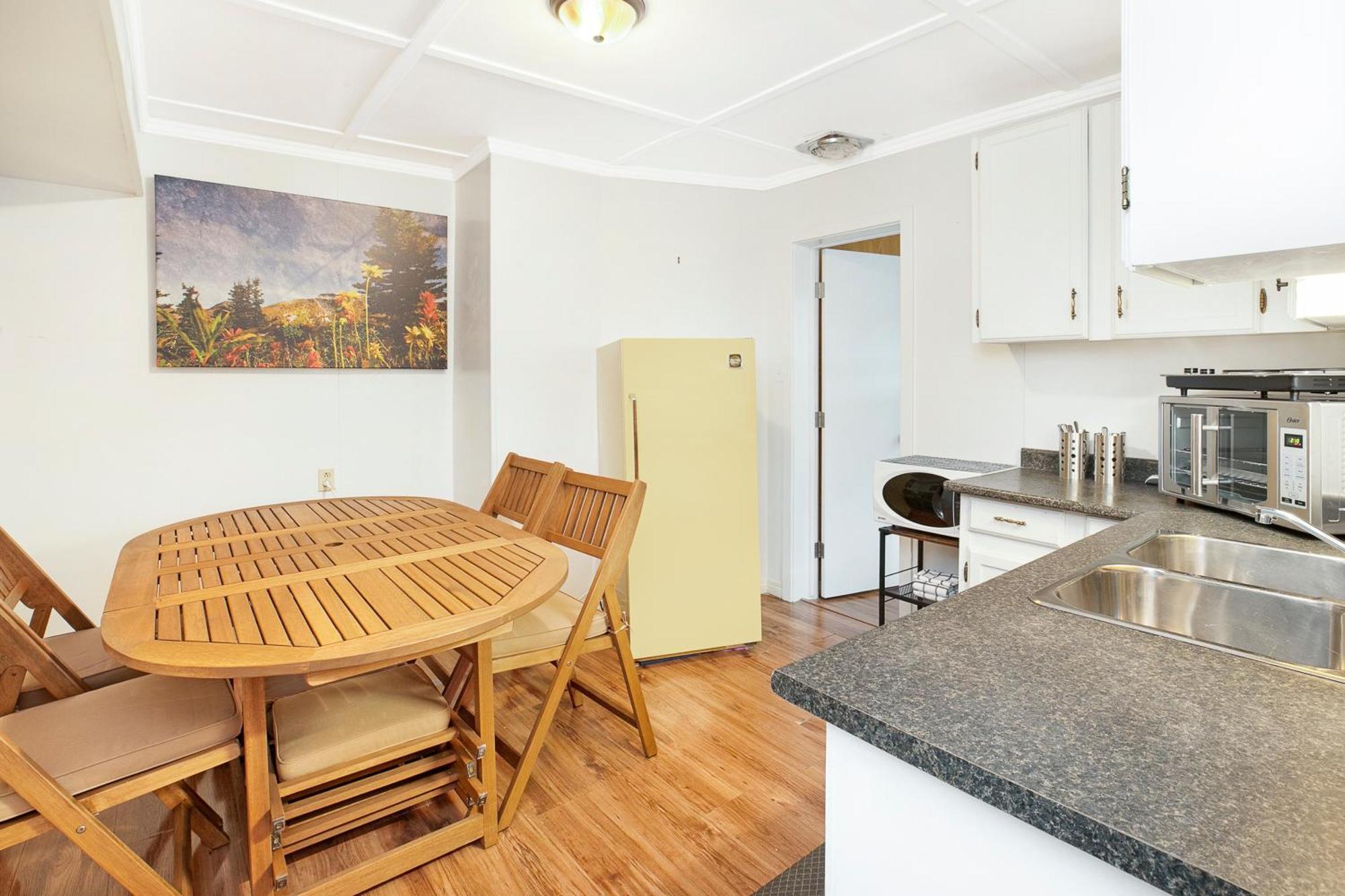 Elkhorn Lodge Vacation Rentals Банф Екстериор снимка