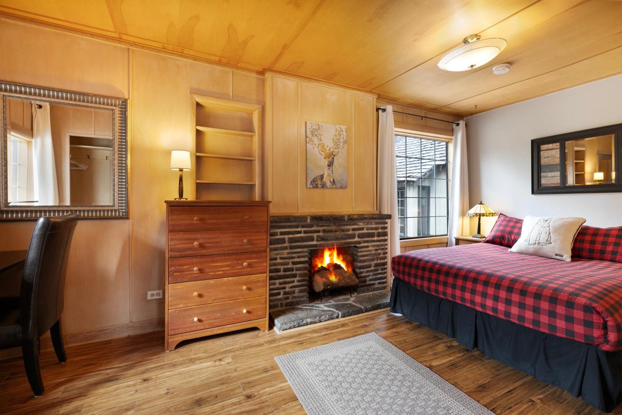 Elkhorn Lodge Vacation Rentals Банф Екстериор снимка